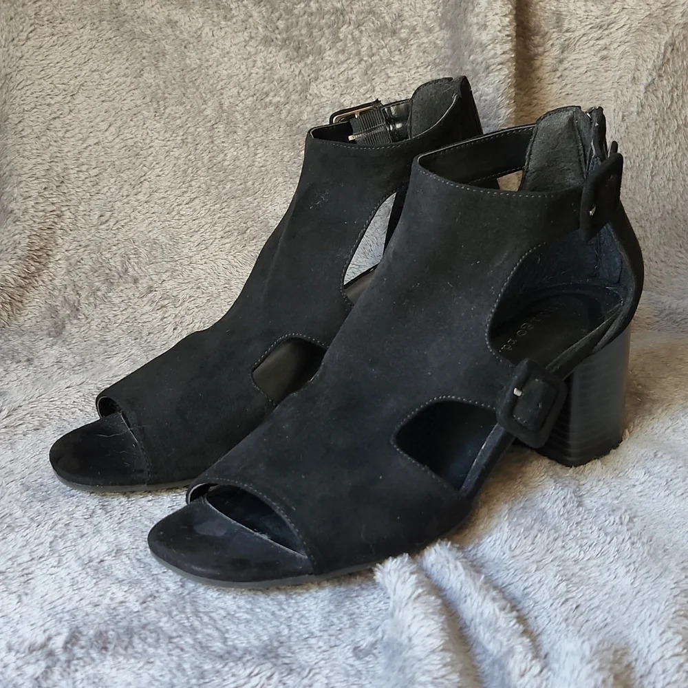 Indigo Road Black Suede Open Toe Sandals - Picture 2 of 12